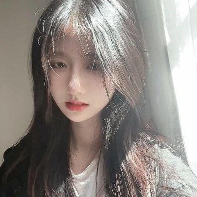拿针的女孩